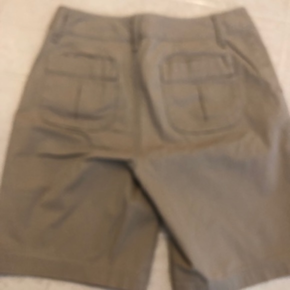 Eddie bauer and Gap clasic ladies Shorts LOT - Picture 4 of 6